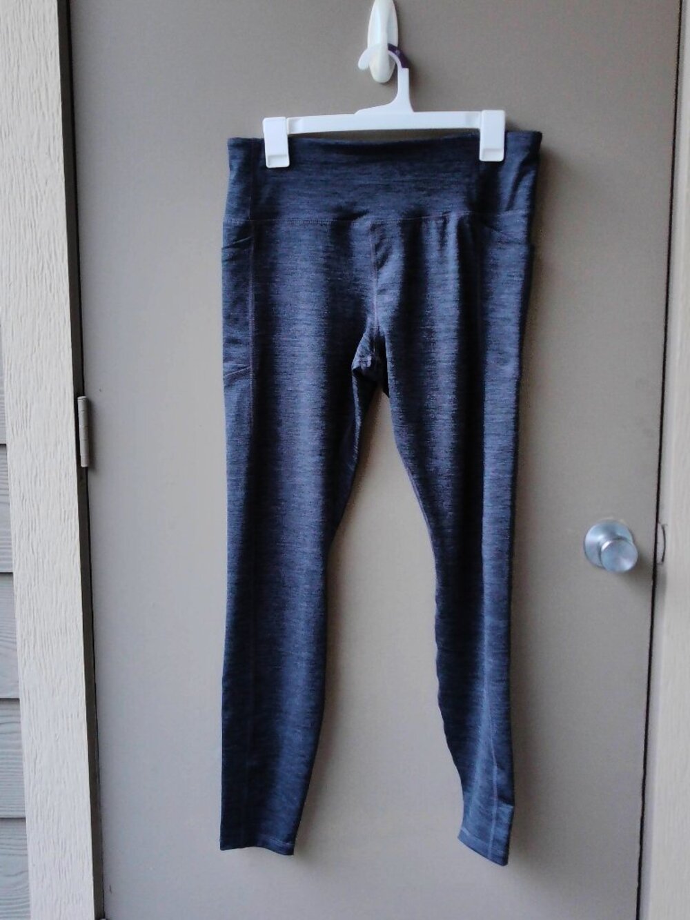Avia Dark Gray Exercise Pants – Size Large (12–14) – Like New